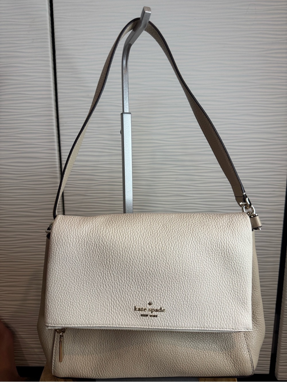 Kate Spade Leila Medium Flap Shoulder Bag in pebbled Leather